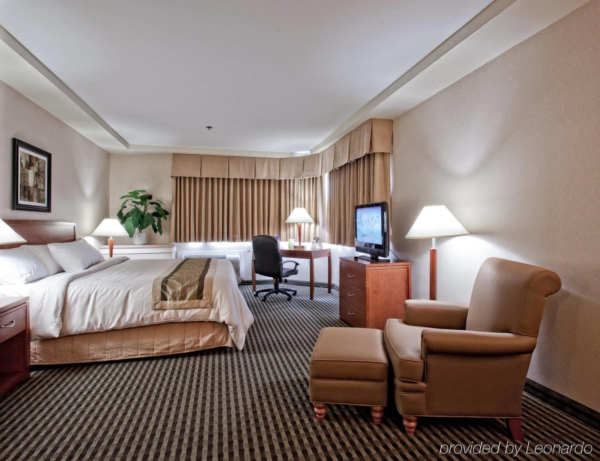 Surestay Hotel By Best Western Чилівак Екстер'єр фото